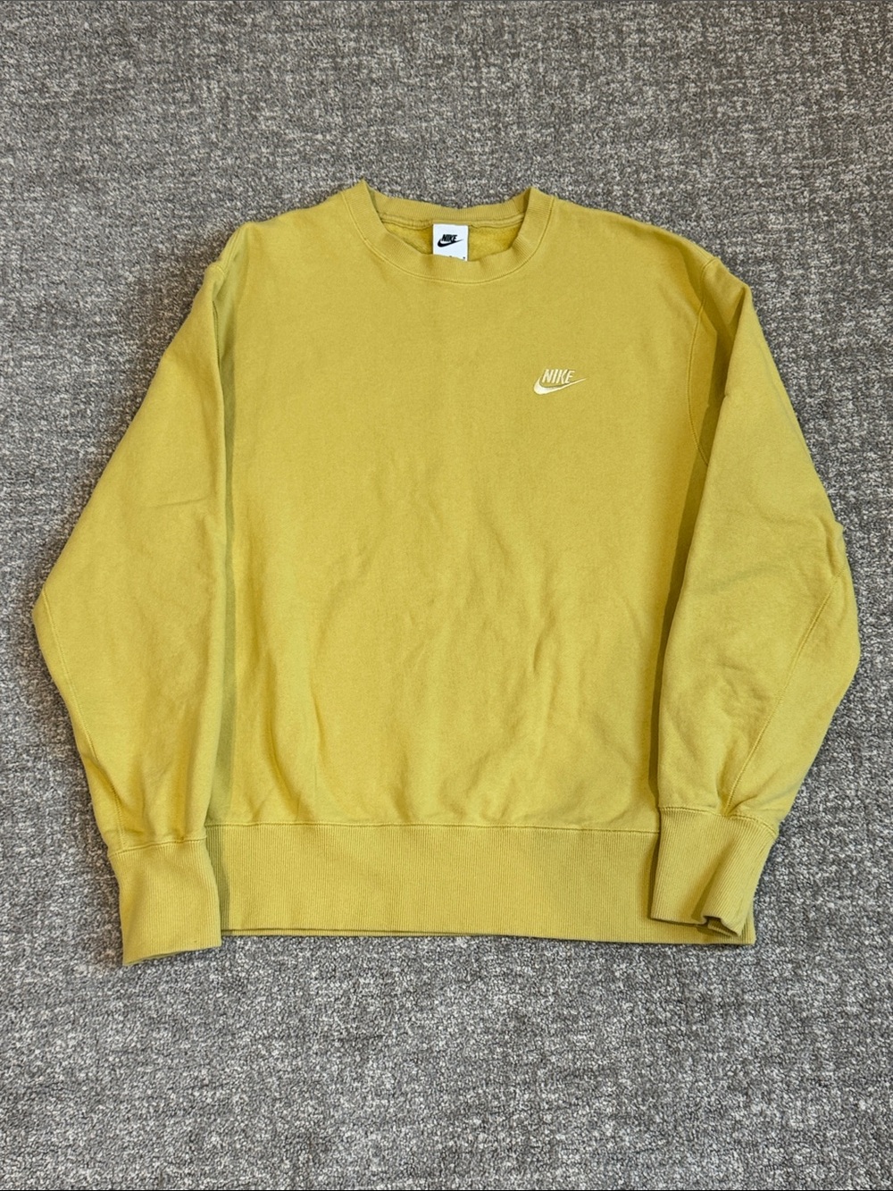 Nike Men’s Mustard Yellow Crewneck Sweatshirt -Medium